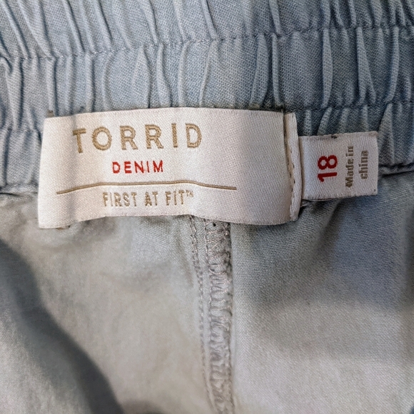 Torrid drawstring waist Shorts - Picture 4 of 5